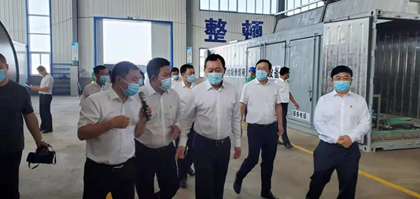 朝陽市委副書記、市長謝衛(wèi)東蒞臨一諾環(huán)保產(chǎn)業(yè)園考察并指導(dǎo)工作